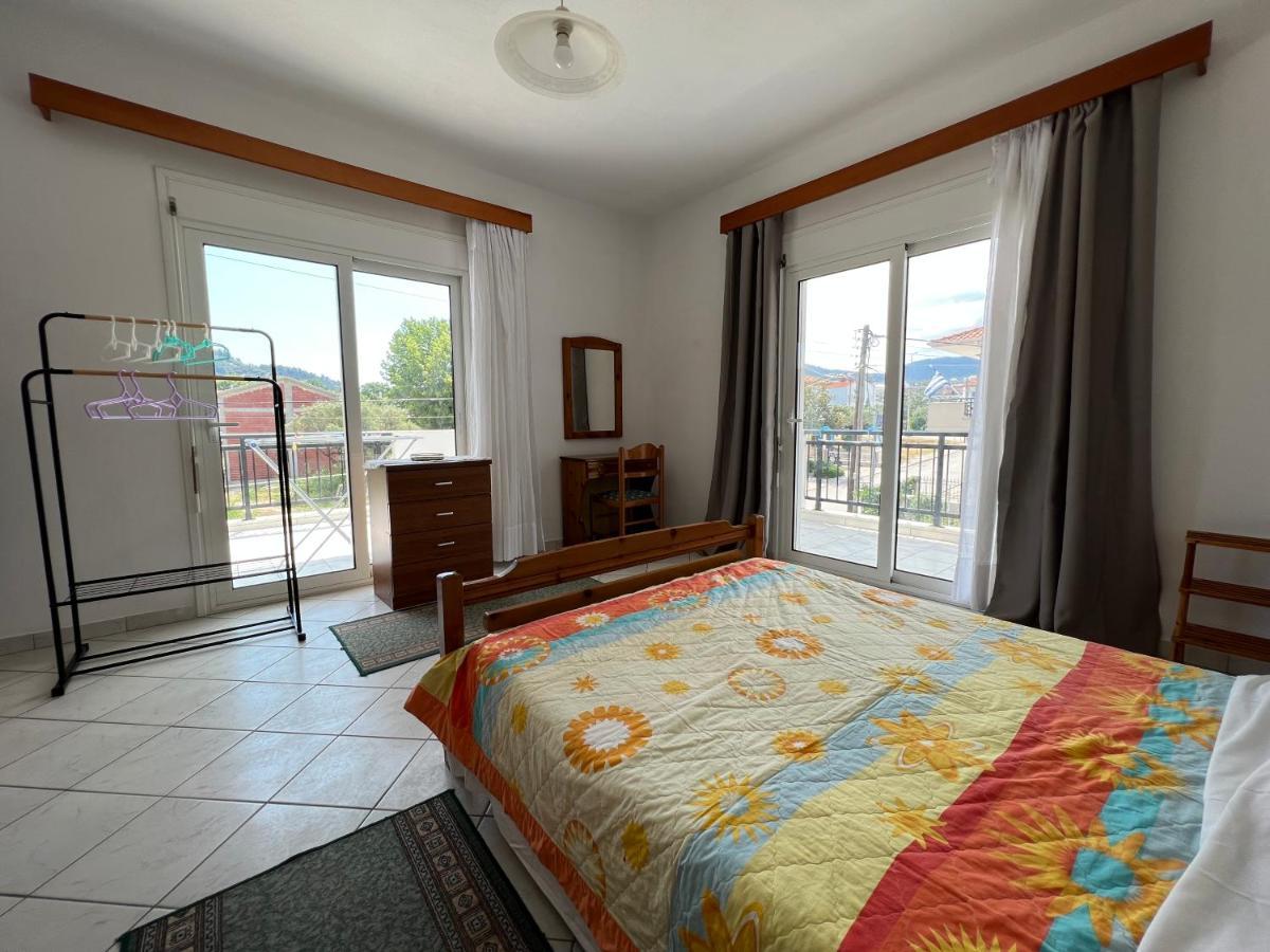 White - Town Apartment Limenas (Thasos)