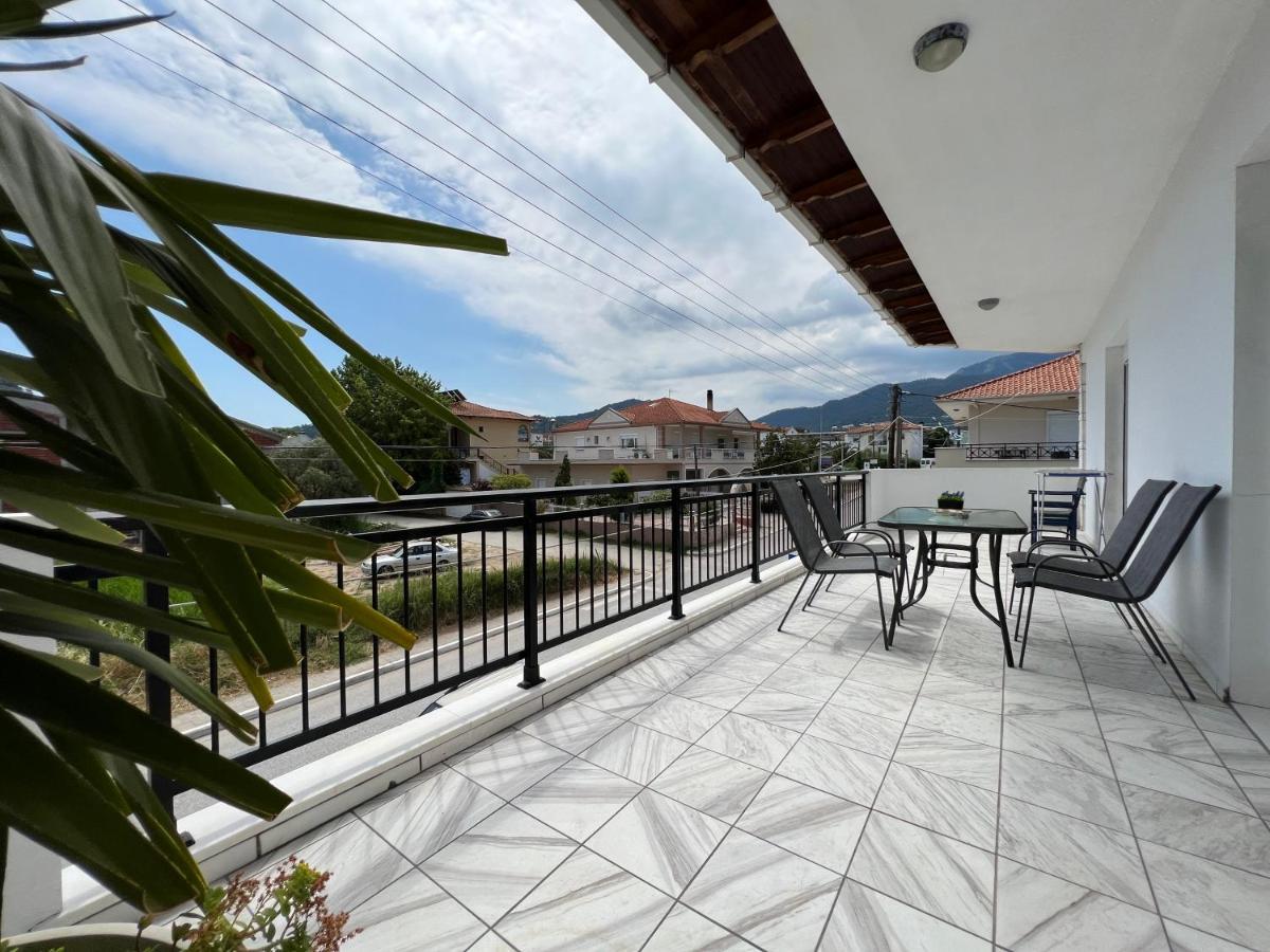 White - Town Apartment Limenas (Thasos)