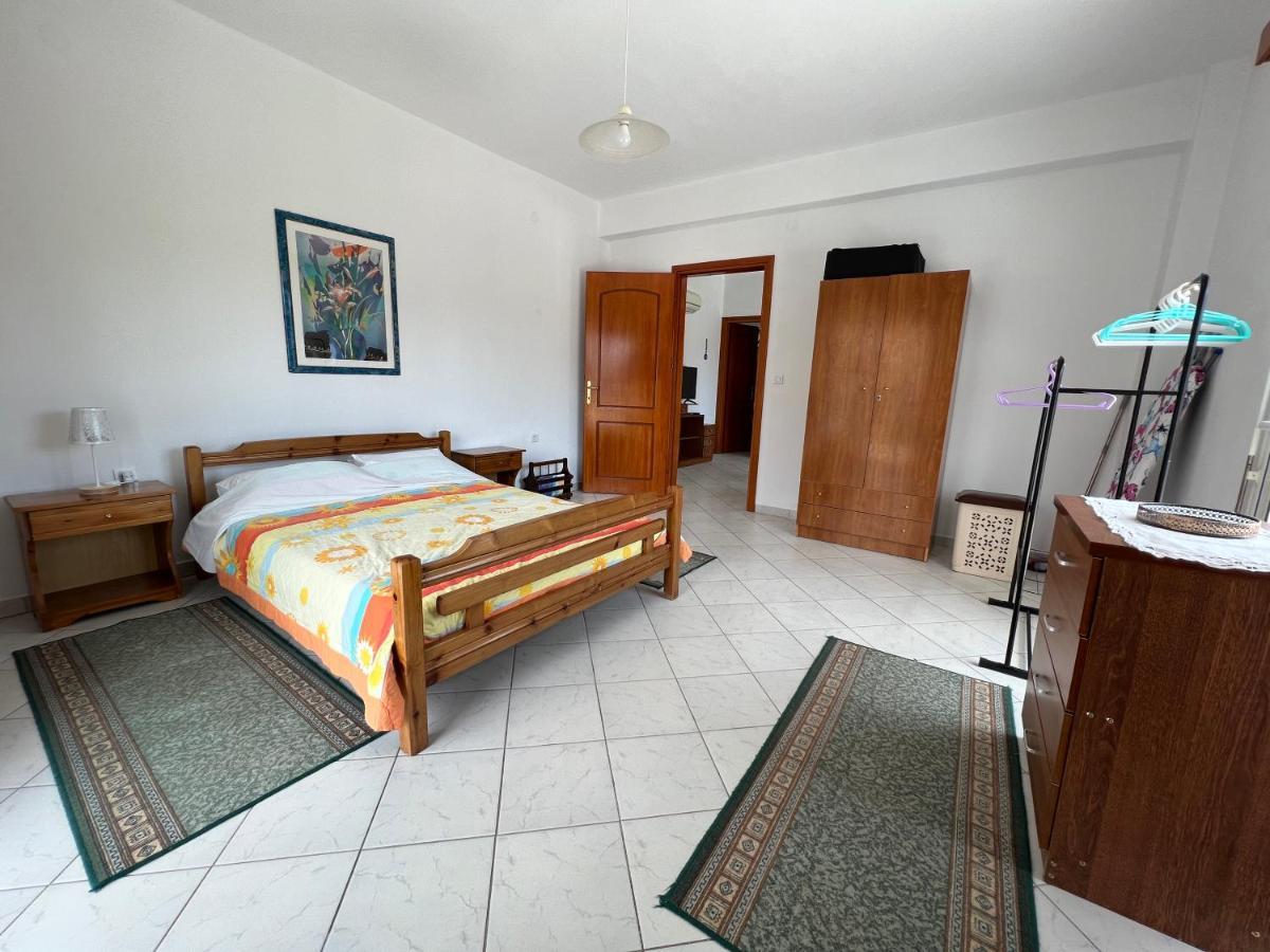White - Town Apartment Limenas (Thasos)