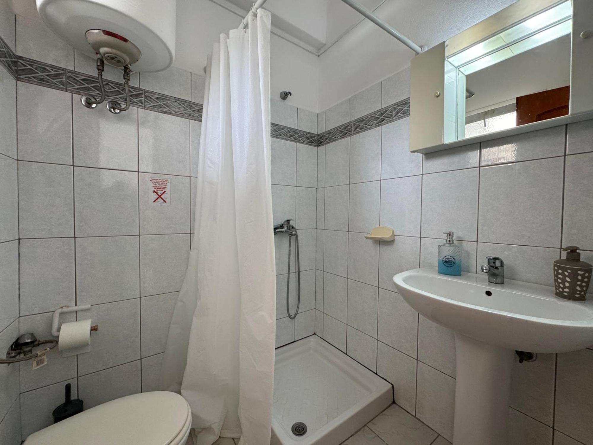 White - Town Apartment Limenas (Thasos)